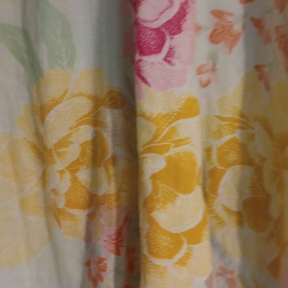 Floral Women's Top - Picture 3 of 4